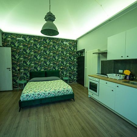 Regis 2 Appartamenti Resort Centro Storico Кивассо Экстерьер фото