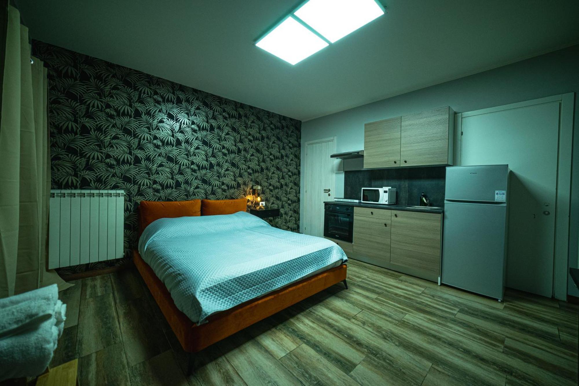 Regis 2 Appartamenti Resort Centro Storico Кивассо Экстерьер фото