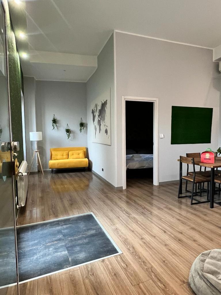 Regis 2 Appartamenti Resort Centro Storico Кивассо Экстерьер фото